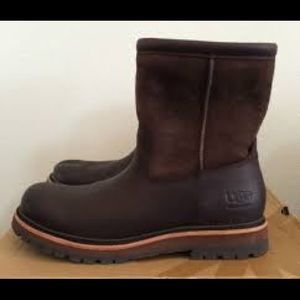 UGG  
Australia Men's Polson Boots